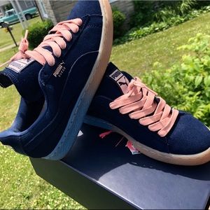 PUMAxPink + Dolphin Suede Classic